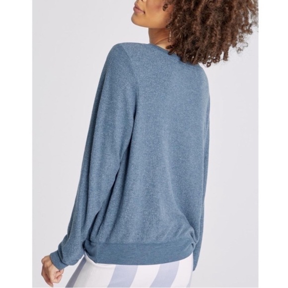 Wildfox | NWT Blue Freedom Rainbow Sommers Crewneck Sweater Sweatshirt XL - Picture 2 of 5